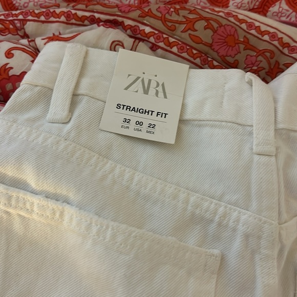 NWT ZARA STRAIGHT FIT WHITE JEANS - Picture 3 of 3
